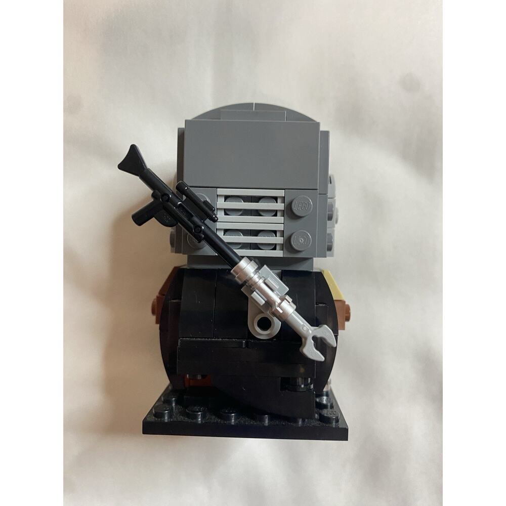 LEGO Star Wars BrickHeadz 75317 The Mandalorian Figure Assembled w/ Accessories - Picture 6 of 15